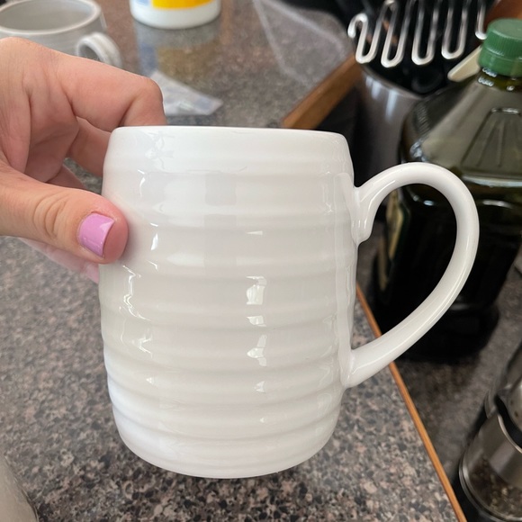 Like new Keurig white and gray coffee mug - Picture 3 of 5